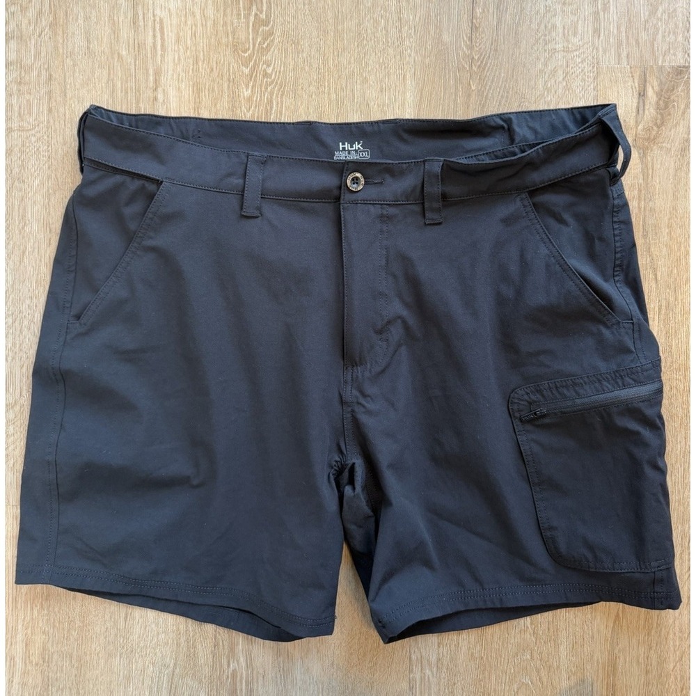 Huk Men XXL Black Next Level Performance Fishing Cargo Shorts Adjustable 7"